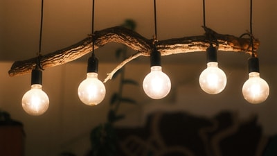 5 lighting tricks that can instantly make your living space feel more elegant and welcoming. (Pexel) 5 lighting tricks that can instantly make your living space feel more elegant and welcoming. (Pexel)