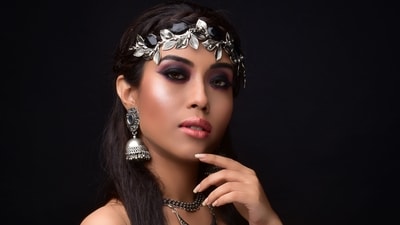 Tips on choosing jewellery that suits your face shape. (Pexel) Tips on choosing jewellery that suits your face shape. (Pexel)