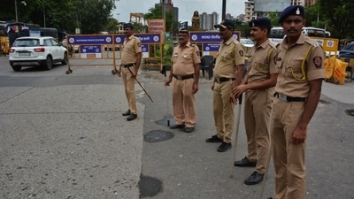 At around 3pm, they withdrew 9,000 Indian rupees from the bank and left in a small car for their village. (Hindustan Times/File photo)