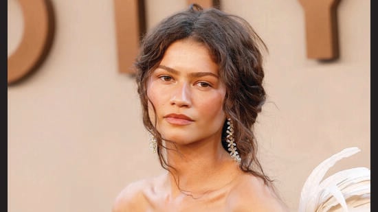 Ernesto Casillas worked on Zendaya’s makeup for The Odyssey premiere in NYC. Iconic!