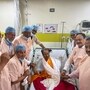 ఆసుపత్రిలో సోనమ్ వాంగ్​చుక్​తో కేంద్ర మంత్రులు..