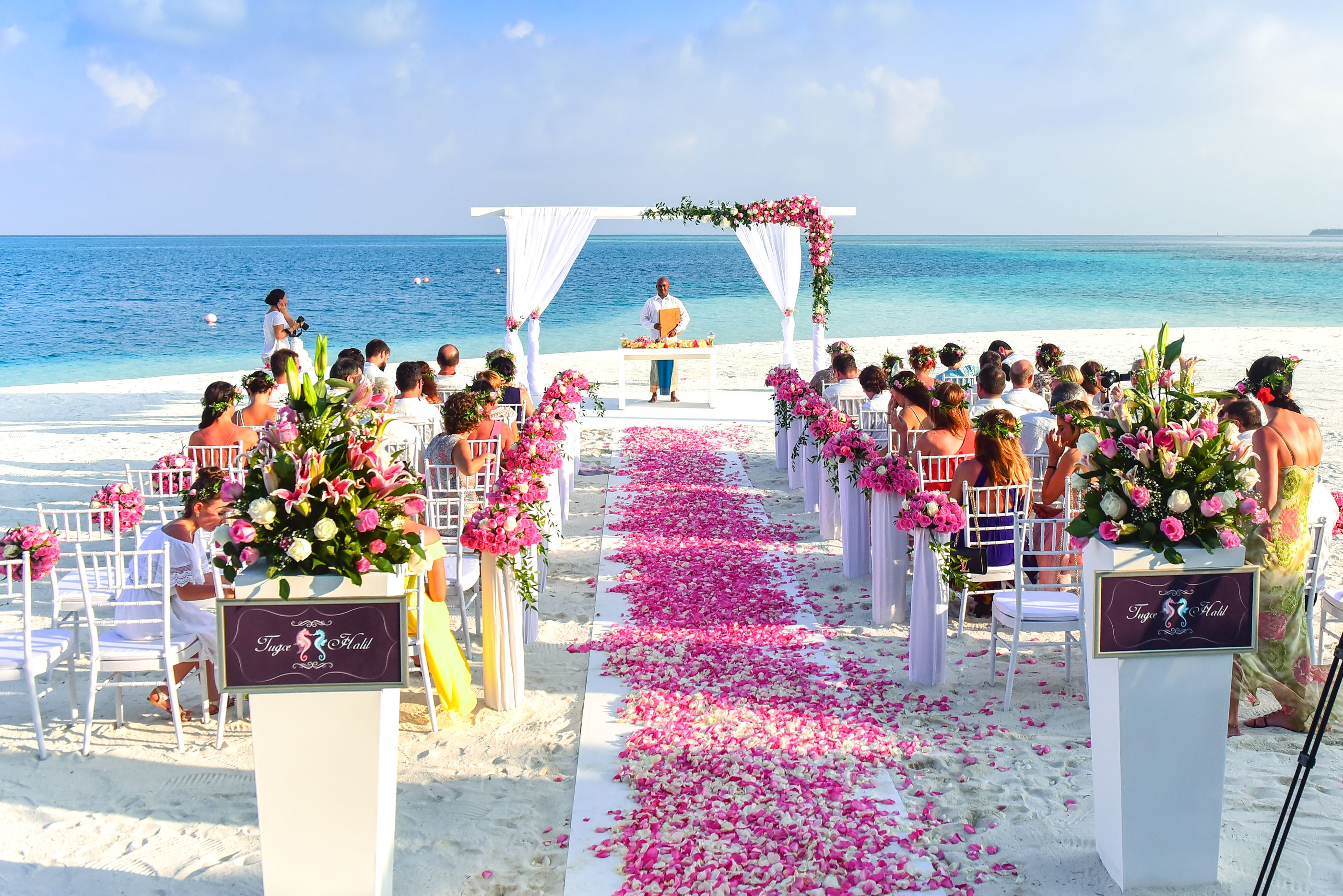 Destination weddings are no longer about simply choosing an exotic location. (Pexel)