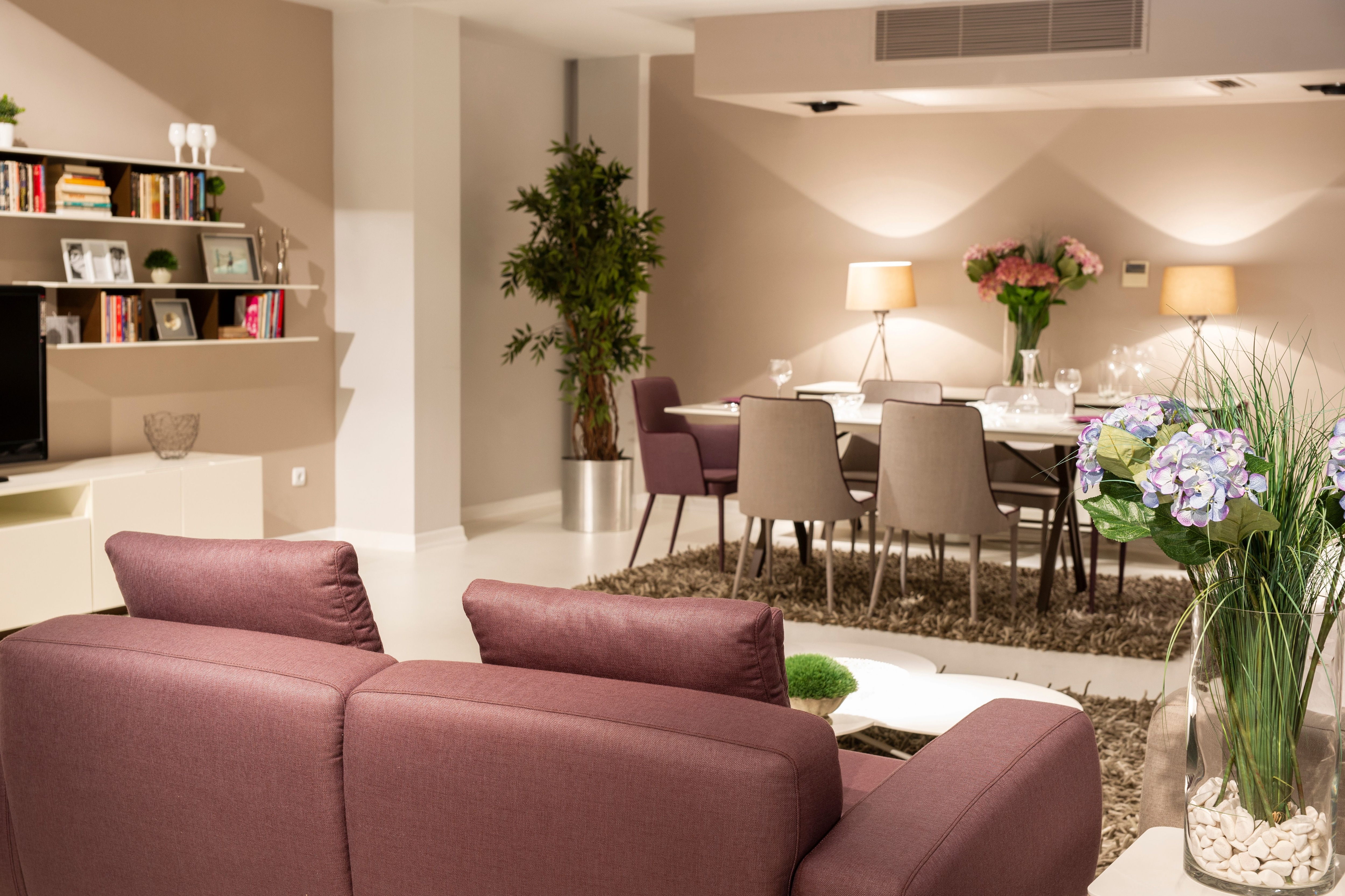 Cooler lighting works better in kitchens, study areas, and workspaces where greater focus and visibility are needed. (Pexel) Cooler lighting works better in kitchens, study areas, and workspaces where greater focus and visibility are needed. (Pexel)