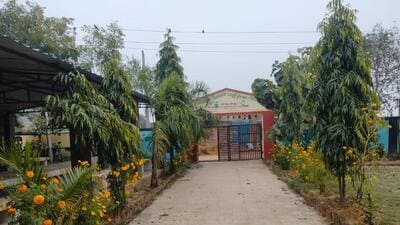 HIgh-tension line passes over a school in UP. (Sourced) HIgh-tension line passes over a school in UP. (Sourced)