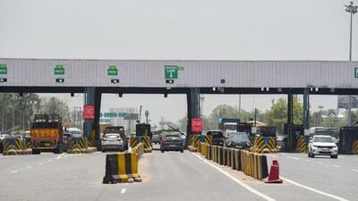 Motorists using national highways with flyovers, underpasses and flyovers will pay lower tolls as NHAI implements the Centre's revised toll calculation formula. Motorists using national highways with flyovers, underpasses and flyovers will pay lower tolls as NHAI implements the Centre's revised toll calculation formula.