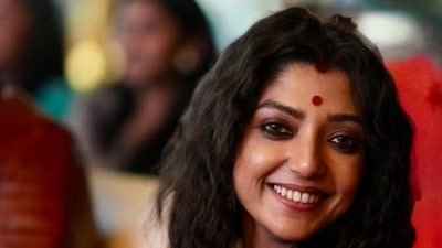 মৃত্যুর ৪৭ বছর পরেও কেন এত প্রাসঙ্গিক উত্তম কুমার? যা বললেন নাতবৌ দেবলীনা
