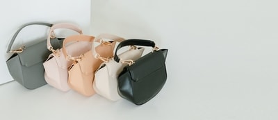 8 stylish handbags for women that are equal parts practical and fashionable; best picks for daily use (Pexels)