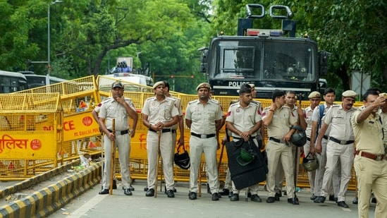 Although Parliament has never enacted a comprehensive statutory framework governing police use of force during protests, constitutional courts have gradually evolved one through precedent.