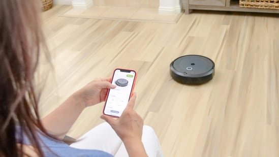 https://www.hindustantimes.com/ht-img/img/2026/07/24/550x309/robot_vacuum_cleaner_1721816696587_1784928329603_fac52a7f-97ae-4b49-b2d6-e45fbf6f9751.jpg