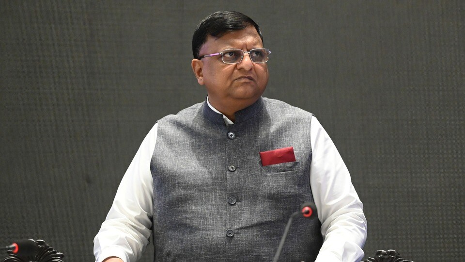 রাজ্যের মুখ্যসচিব পদে ৬ মাস মেয়াদ বাড়ল মনোজ আগরওয়ালের (Photo by Samir Jana/ Hindustan Times)