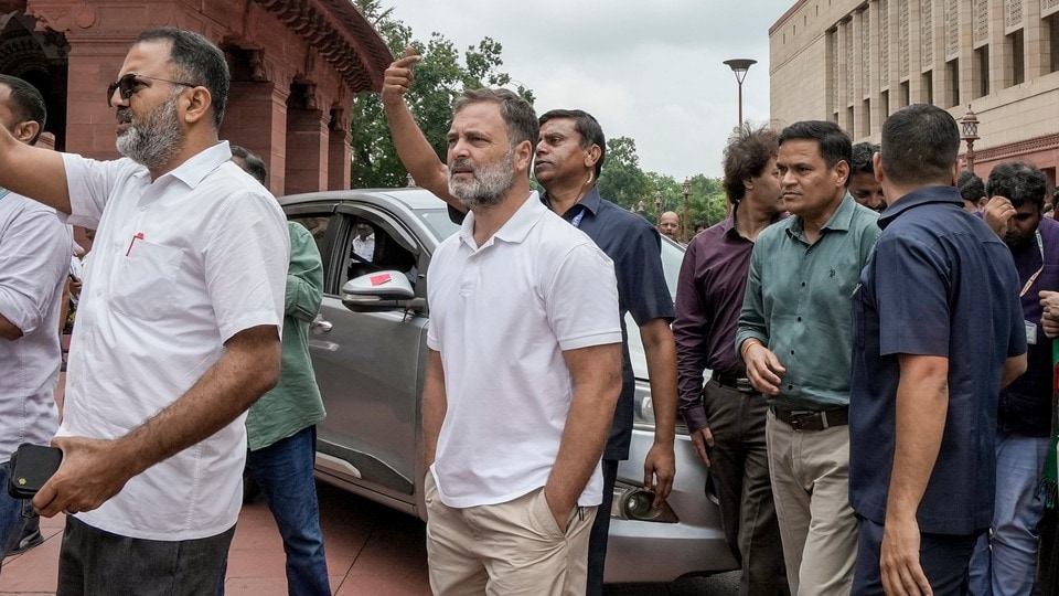 PM মোদীর মাঝরাতের বার্তাকে তীব্র কটাক্ষ বিরোধীদের (PTI)