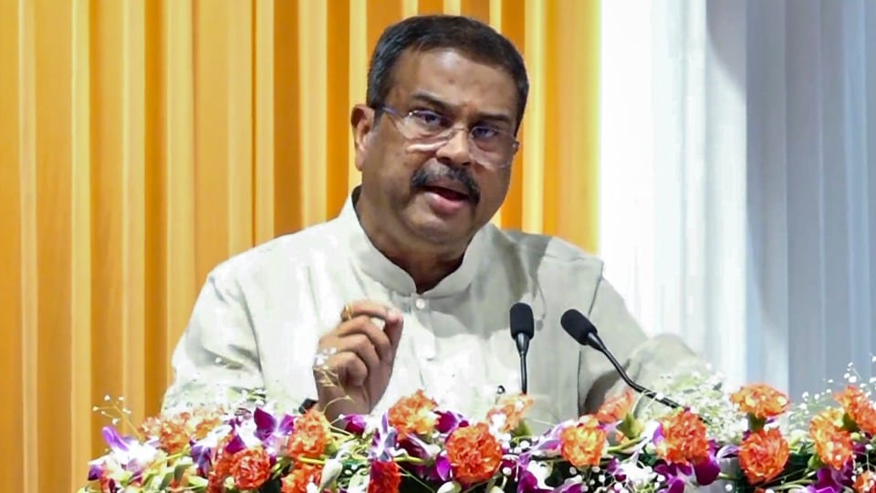 ধর্মেন্দ্রর ইস্তফা চাই,কেন্দ্রকে কাল পর্যন্ত সময় দিল CJP! মোদী মন্ত্রিসভায় পাশ..