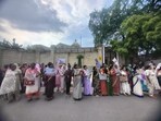 The delegates also formed a human chain in front of the Assembly to protest against police violence targeting students during the July 20 ‘Chalo Sansad’ march in New Delhi. (HT)