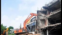 LDA demolishes Aliganj building where fire killed 15 LDA demolishes Aliganj building where fire killed 15