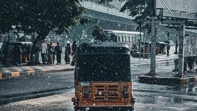 <p>జులై 30 నుంచి జులై 31 వరకు తెలంగాణలో అక్కడక్కడా తేలికపాటి నుండి ఒక మోస్తరు వర్షాలు కురిసే సూచనలు ఉన్నాయి. ఉపరితల గాలులు వీస్తాయి.</p> <p>జులై 30 నుంచి జులై 31 వరకు తెలంగాణలో అక్కడక్కడా తేలికపాటి నుండి ఒక మోస్తరు వర్షాలు కురిసే సూచనలు ఉన్నాయి. ఉపరితల గాలులు వీస్తాయి.</p>