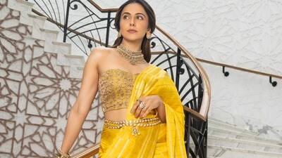 <p>అయితే రకుల్ తన ఫస్ట్ మూవీకి తీసుకున్న రెమ్యునరేషన్ విషయం ఇప్పుడు వైరల్ గా మారింది. </p> (instagram-Rakul Singh) <p>అయితే రకుల్ తన ఫస్ట్ మూవీకి తీసుకున్న రెమ్యునరేషన్ విషయం ఇప్పుడు వైరల్ గా మారింది. </p> (instagram-Rakul Singh)