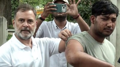 Lok Sabha LoP Rahul Gandhi with the man who allegedly suffered pellet gun injuries during students' protest. (HT_PRINT) Lok Sabha LoP Rahul Gandhi with the man who allegedly suffered pellet gun injuries during students' protest. (HT_PRINT)