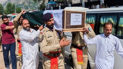পাকিস্তানের উত্তর-পশ্চিমাঞ্চলের খাইবার পাখতুনখোয়া প্রদেশে বড়সড় জঙ্গি হামলায় অন্তত ১৫ জন নিরাপত্তাকর্মীর মৃত্যু হয়েছে (ফাইল ছবি)