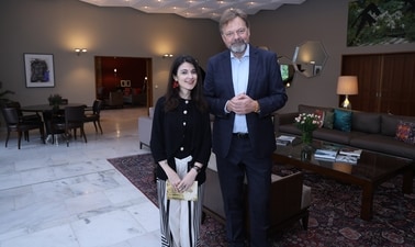 (L-R) Sommelier Manuela Lo Conte with Ambassador of Germany to India and Bhutan Dr Philipp Ackermann (Credits: Manoj Verma/HT)
