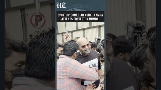 Kunal Kamra Joins Student Protest Led By Aaditya Thackeray At Mumbai's Shivaji Park