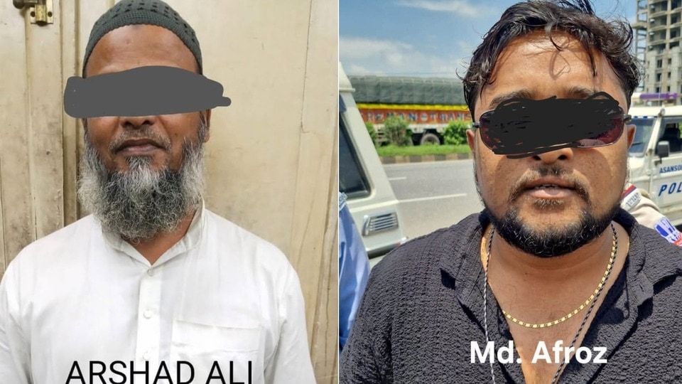 ধৃতদের মধ্যে দু'জন। (ছবি সৌজন্যে কলকাতা পুলিশ)