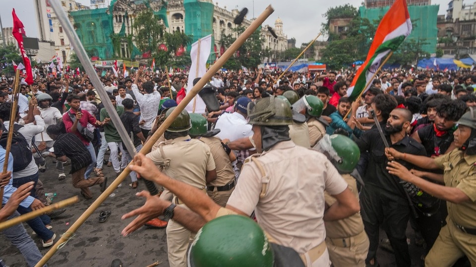 শুক্রবারের বিক্ষোভে বিশৃঙ্খলা, পুলিশ ও সাংবাদিকদের উপর হামলার অভিযোগে এবার কড়া পদক্ষেপের ঘোষণা করলেন মুখ্যমন্ত্রী শুভেন্দু অধিকারী (PTI)