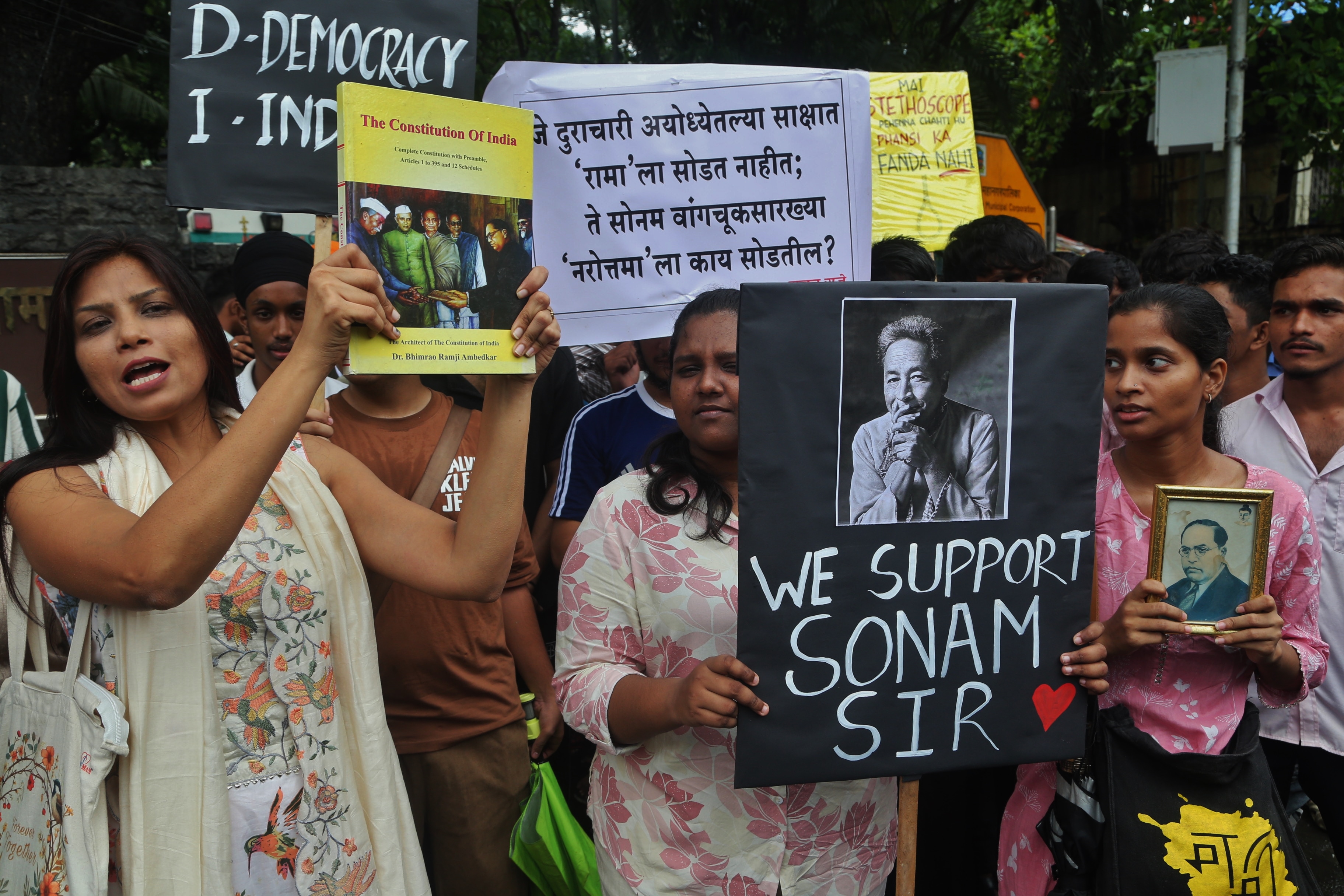 Thane Activists from various political parties, social organisations, students, and youth groups staged a protest outside the Thane Collector's Office in support of the Cockroch  Janata Party. (HT/File)