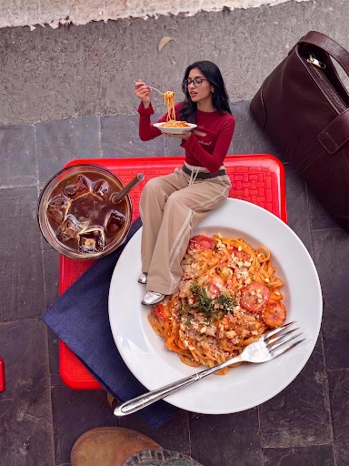 From travel vlogs and food photography to daily reels, the OPPO Reno16 Series offers a versatile camera system and on-device AI features for seamless content creation. (OPPO) From travel vlogs and food photography to daily reels, the OPPO Reno16 Series offers a versatile camera system and on-device AI features for seamless content creation. (OPPO)