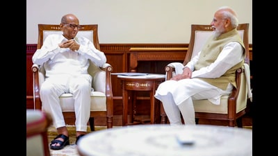 Pawar-Modi meet and guessing game in Maha