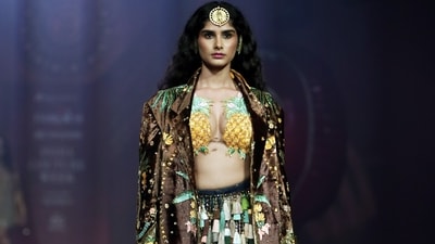 It was combined with modern couture touches, such as structured layering and varied draping and styling. (Shazid Chauhan) It was combined with modern couture touches, such as structured layering and varied draping and styling. (Shazid Chauhan)