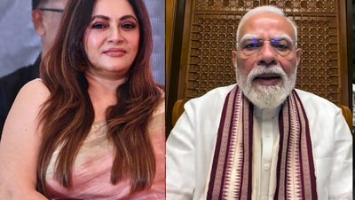 মোদীর কুরুচিকর পোস্টার হাতে বিতর্কে শ্রীলেখা! ‘বাঁদরামির দিন শেষ’,গ্রেফতার হবেন? মোদীর কুরুচিকর পোস্টার হাতে বিতর্কে শ্রীলেখা! ‘বাঁদরামির দিন শেষ’,গ্রেফতার হবেন?