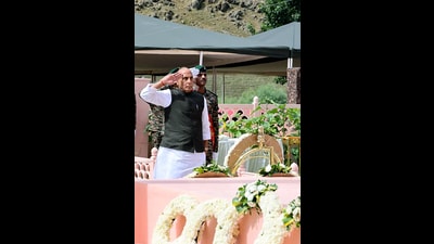 Union defence minister Rajnath Singh pays tributes to the martyrs at Kargil War Memorial in Dras on Sunday. (@rajnathsingh X) Union defence minister Rajnath Singh pays tributes to the martyrs at Kargil War Memorial in Dras on Sunday. (@rajnathsingh X)