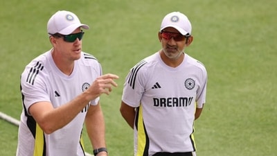 Gautam Gambhir and Morne Morkel during a practice session of India. (X images)