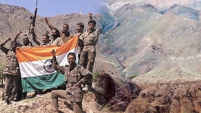 Indian soldiers capture back Tololing heights in Drass sector on June 11, 1999 after bloody fight with intruding Pakistan Army.