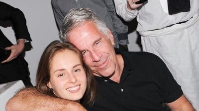 Jeffrey Epstein with his alleged girlfriend, dentist Karyna Shuliak. (X@anthon7yandrews)