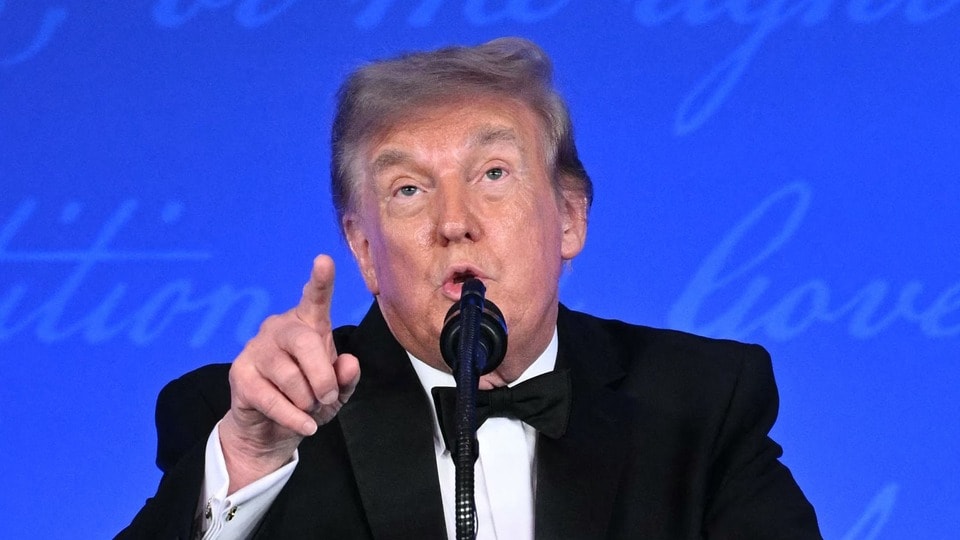 ইরান আপাতত হামলা স্থগিত US-র, যুদ্ধ থামবে কী? (AFP)
