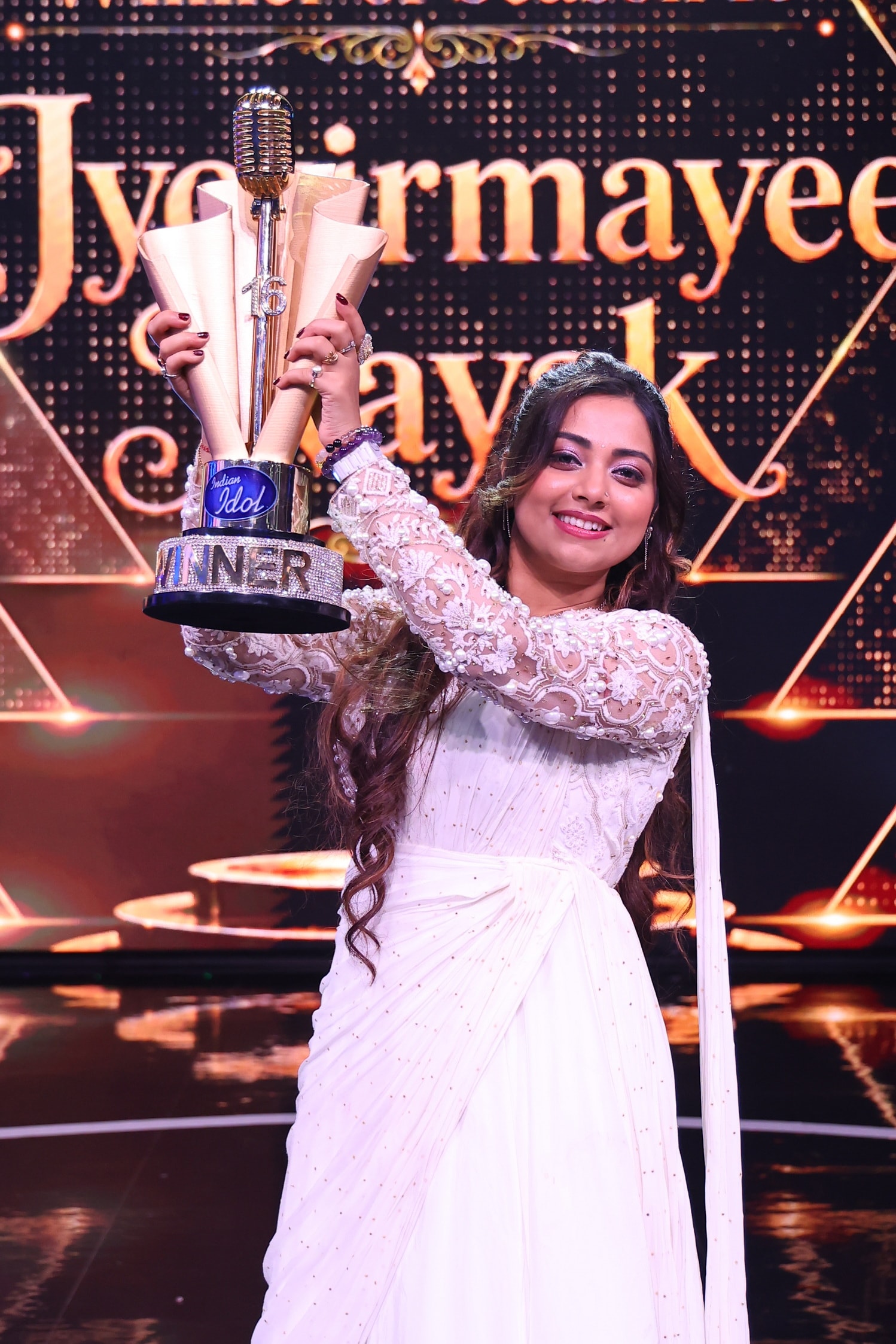 Odia singer Jyotirmayee Nayak has won Season 16 of Indian Idol.