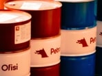 Oil prices plunge as US-Iran fighting pauses, easing supply fears, while global stocks rise and investors watch shipping risks in key energy routes. (Pexel/Representative image)