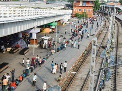 সোমবার থেকে যাত্রী পরিষেবার জন্য চালু হল হাওড়া স্টেশনের নতুন ২৪ নম্বর প্ল্যাটফর্ম।  (প্রতীকী ছবি)
