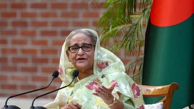 ঢাকার ধানমন্ডির অভিজাত এলাকায় অবস্থিত পরিত্যক্ত ‘সুধা সদন’ থেকে এক যুবকের ঝুলন্ত দেহ উদ্ধারের ঘটনাকে ঘিরে তীব্র চাঞ্চল্য (HT_PRINT) ঢাকার ধানমন্ডির অভিজাত এলাকায় অবস্থিত পরিত্যক্ত ‘সুধা সদন’ থেকে এক যুবকের ঝুলন্ত দেহ উদ্ধারের ঘটনাকে ঘিরে তীব্র চাঞ্চল্য (HT_PRINT)