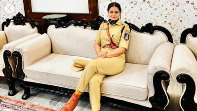 9 to 5 ఉద్యోగం.. రాత్రి పూట చదువు: 5వ ప్రయత్నంలో IPS సాధించిన జన్దీప్ (Instagram -@ jandeeptiwanaa_ips) 9 to 5 ఉద్యోగం.. రాత్రి పూట చదువు: 5వ ప్రయత్నంలో IPS సాధించిన జన్దీప్ (Instagram -@ jandeeptiwanaa_ips)