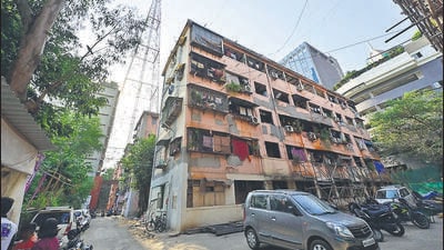 Mumbai, India - April 7, 2025:Century Staff Quarters (Bawan Chawl) at Worli in Mumbai, India, on Monday, April 7, 2025. (Photo by Anshuman Poyrekar/ Hindustan Times) (Hindustan Times)