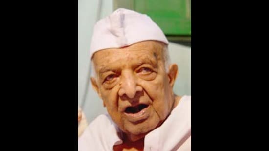 Among Dr SK Karim Khan’s most memorable compositions are Baara Chandramaa , Neene Neere Mandaara and the timeless devotional Jaya Gowri Jagadeeshwari (Sampath.net)