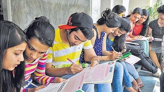 Maharashtra State CET Cell on Monday issued a statement withdrawing its decision to increase the seat acceptance fee for engineering admissions under CAP for the 2026–27 academic year. ((PIC FOR REPRESENTATION))