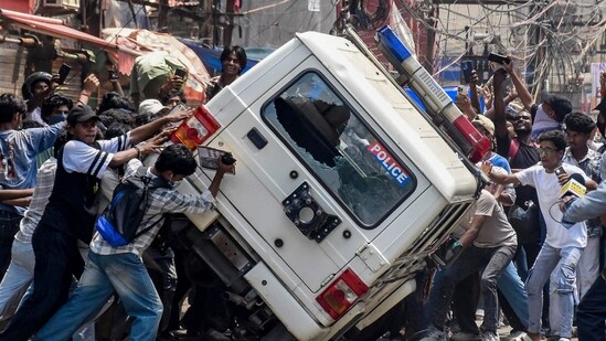Bihar govt relents, to withdraw youth protest-linked cases, release all arrested after CJP, Oppn threaten new stir