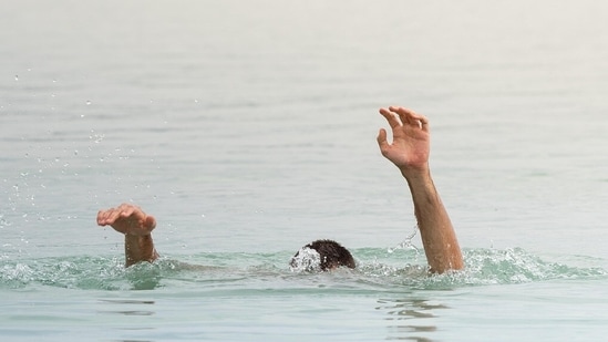 1 dead, 3 missing after four children enter Yamuna for a bath in Delhi