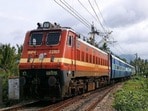 ప్రత్యేక రైలు సర్వీసులు పొడిగింపు