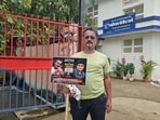 Aziz Khokar sat on a hunger strike in front of the Kashigaon police station for five days, demanding the builder be booked over his son’s death (HT)
