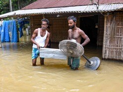 అసోం వరదల్లో ప్రజల పరిస్థితి ఇలా..