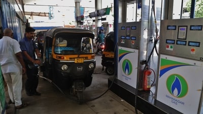 Motorists receive 20 per cent ethanol blended as "sugarcane juice" for every  ₹100 spent at petrol pumps, the transport body chief said. (HT Photo/Representative)